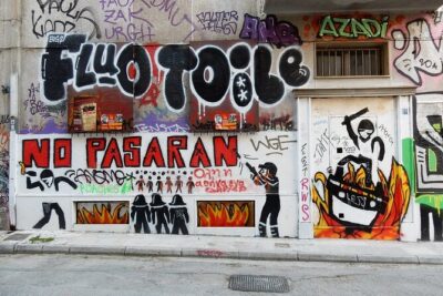 Athens Social and Political Walk - The guide matters: Isaac’s method, humor, and real-world comparisons
