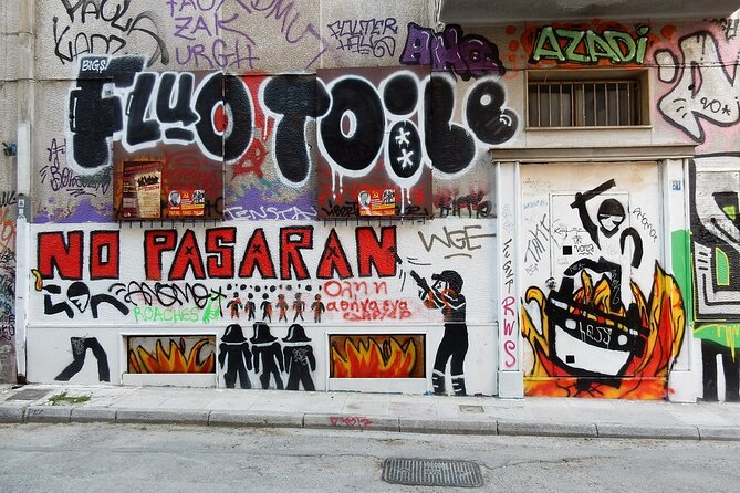 Athens Social and Political Walk - The guide matters: Isaac’s method, humor, and real-world comparisons