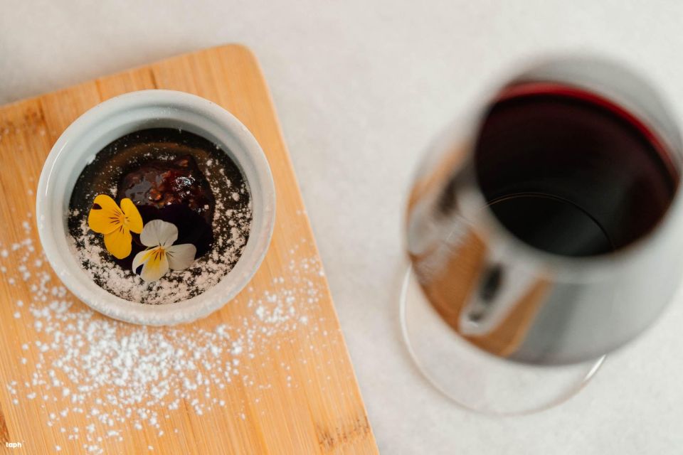 Athens: Tasting of 6 Wines from Kefalonia with Food Pairing - Key Things You’ll Notice