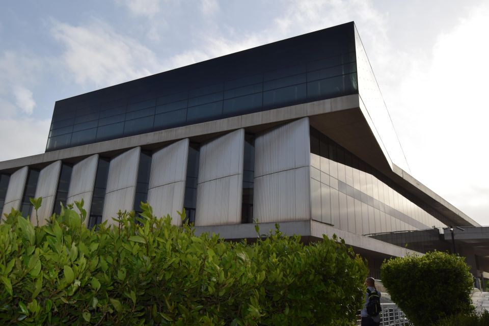 Athens: The Acropolis and Acropolis Museum Tour in Dutch - Why 3 hours works here: temples first, museum right after