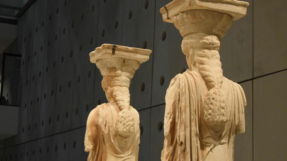 Athens: The Acropolis and Acropolis Museum Tour in German - Walking down and resetting: from Acropolis views to museum originals