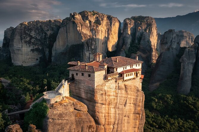 Athens to Meteora DayTrip by Train in Spanish language - Local Agency - Varlaam and the mid-day rhythm of rock-top monasteries