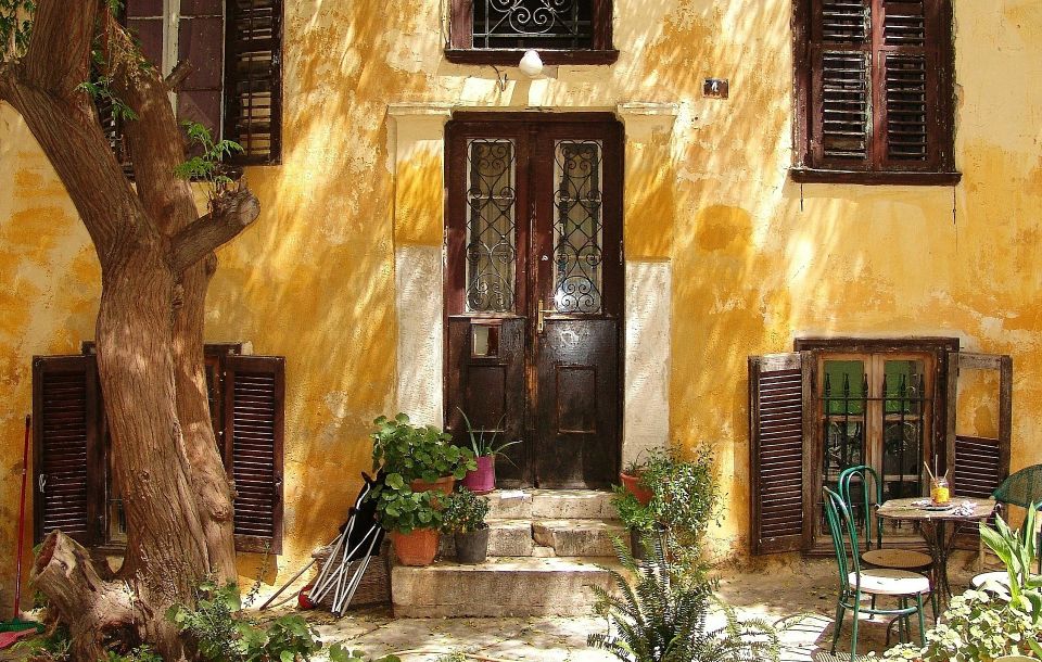 Athens:Acropolis - Historical Center Walking Tour in Spanish - Teatro de Dionisio, Athena, and the path to Propylaea