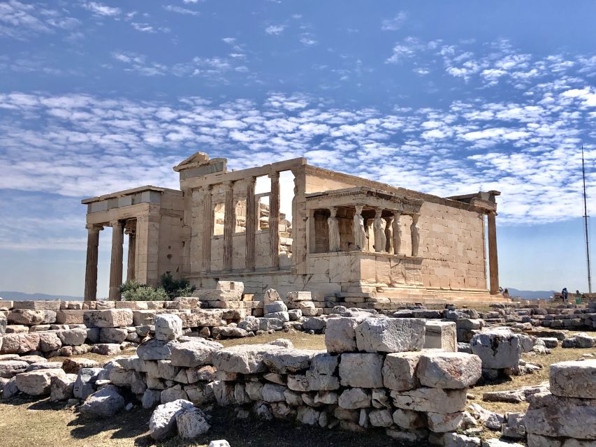 Athens:Acropolis - Historical Center Walking Tour in Spanish - Temple of Athena Nike, Caryatids, and the photo breaks that make sense