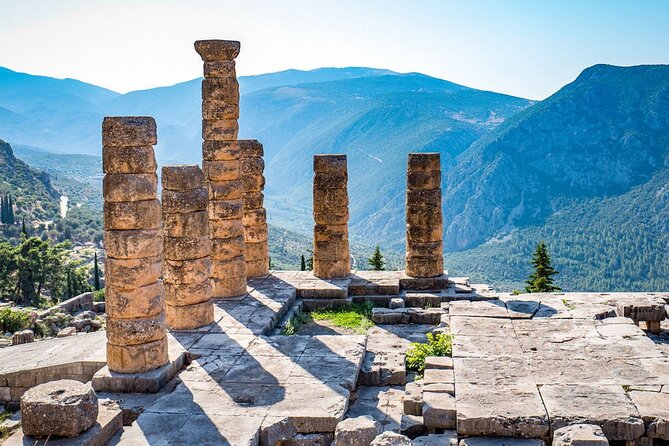 Awe-inspiring 2-days private tour to Delphi and Olympia - Day 1 on the road to Delphi: Central Greece first, ruins second