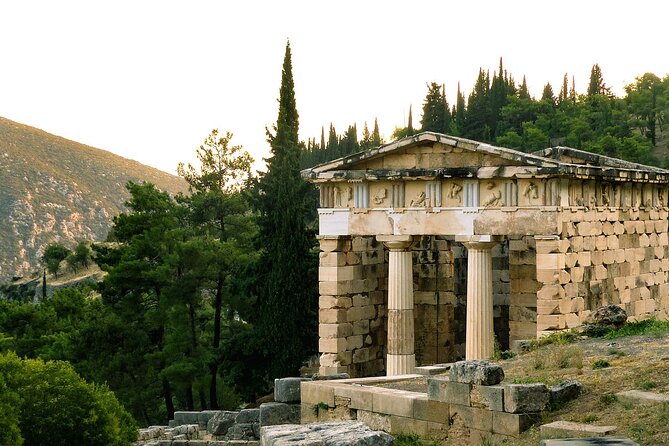 BEST PRIVATE TOUR TO DELPHI: Delphi Arachova Hosios Monastary - Hosios Loukas Monastery: UNESCO Quiet, Fresco-Lit