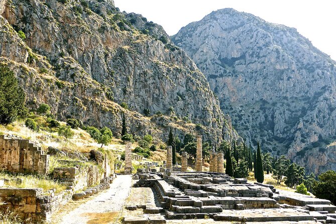 BEST PRIVATE TOUR TO DELPHI: Delphi Arachova Hosios Monastary - Arachova Lunch Break: Crafts, Views, and a Real Pause