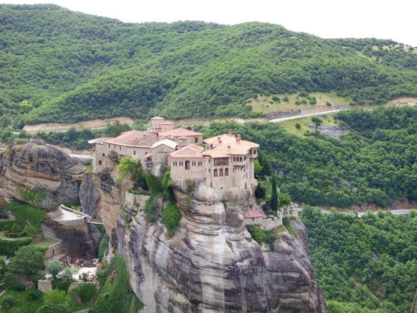 Delphi and Meteora: 2-Day Bus Tour from Athens - Guides, Group Pace, and What Makes This Tour Feel Smooth