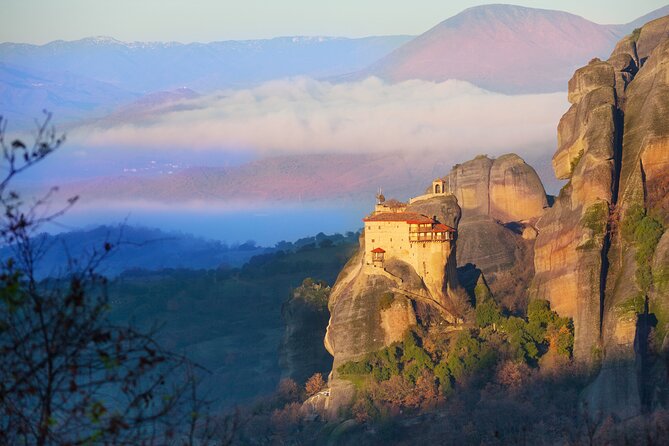 Delphi and Meteora, 2-Days Private Tour - Day 1: Delphi Archaeological Museum and Temple of Apollo