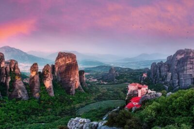 Delphi and Meteora Private Trip From Athens 2days ! - Day 1: Arachova, Delphi Museum, then Thermopylae