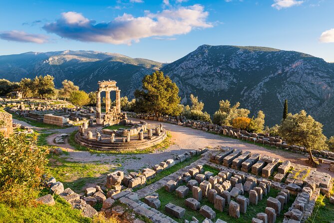 Delphi and Meteora Private Trip From Athens 2days ! - Why the guide experience is the real selling point