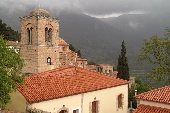 Delphi and Osios Loukas Byzantine Monastery - Stop 2: Arachova’s Mountain Break at 1,200m