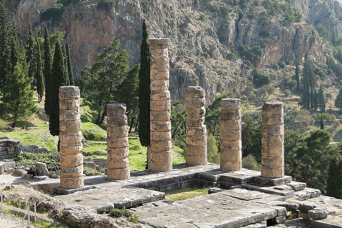 Delphi, Arachova and Levadia Krya Springs, Private Day Tour - Arachova’s amphitheater feel: photos first, then back to Athens