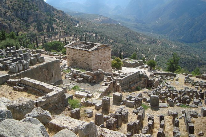 Delphi, Hosios Loukas Monastery full day private tour from Athens - Parnassus Views and Arachova Stops That Break Up the Long Drive