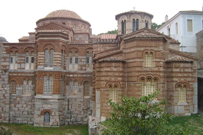 Delphi, Hosios Loukas Monastery full day private tour from Athens - Lunch in Delphi and Coffee in Arachova: Food Breaks With Real Views