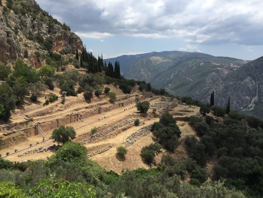 Delphi: Private Day Tour from Athens with Luxurious Vehicle - Hosios Loukas Monastery: the Byzantine chapter before the Oracle