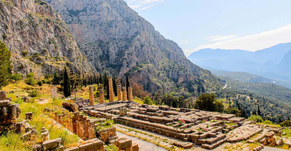 Delphi: Private Day Tour from Athens with Luxurious Vehicle - Arachova: mountain views and a village pause