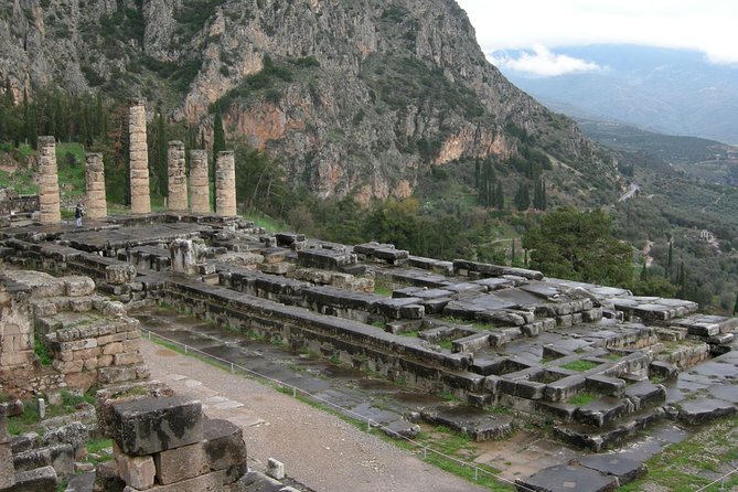 Delphi with Professional English Guide and Transportation - Delphi Ancient Town: Oracle, Ruins, Museum Flow, and the Walk You Should Plan For