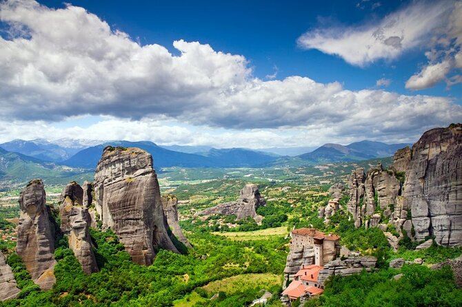 Explore Central Greece with an affordable 2 days tour to Meteora - Delphi’s archaeological site: how to make the most of limited time