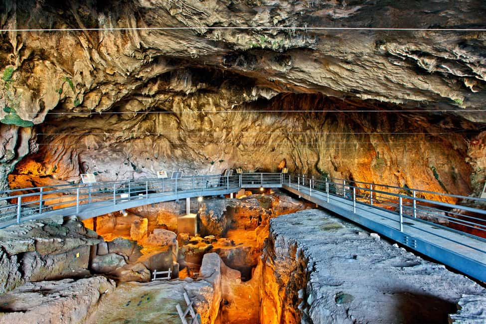 Feel Ancient thermal Spa Visit Delphi, Leonidas ℨoo Spaʀtan - Morning on the road: Marathon Lake, Thiva, and the Arachova break