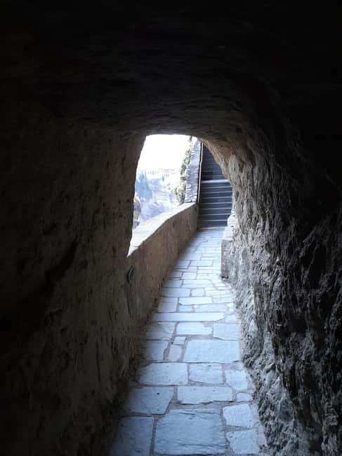 Feel Ancient thermal Spa Visit Delphi, Leonidas ℨoo Spaʀtan - Thermopylae and Leonidas: short guided meaning before the swim