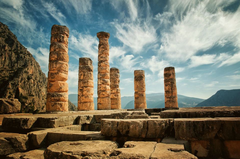 From Athens: 2 Days Meteora, Thermopylae & Delphi Tour - Sunset vs mid-day Meteora: how to choose the best fit for you