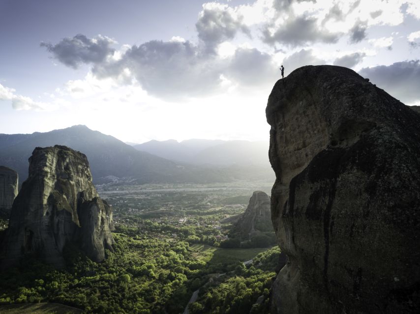 From Athens: 3-Days Meteora with small size local tours - Getting there: the meeting point and what to bring
