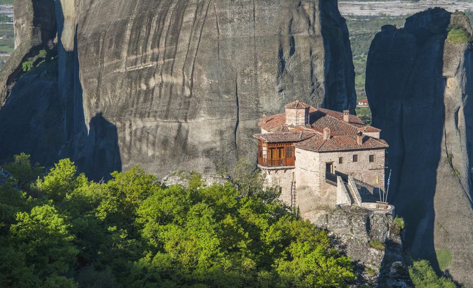 From Athens: Meteora Full-Day Trip with Guide on Luxury Bus - Entrance Fees and the Cash-Only Detail You Can’t Ignore