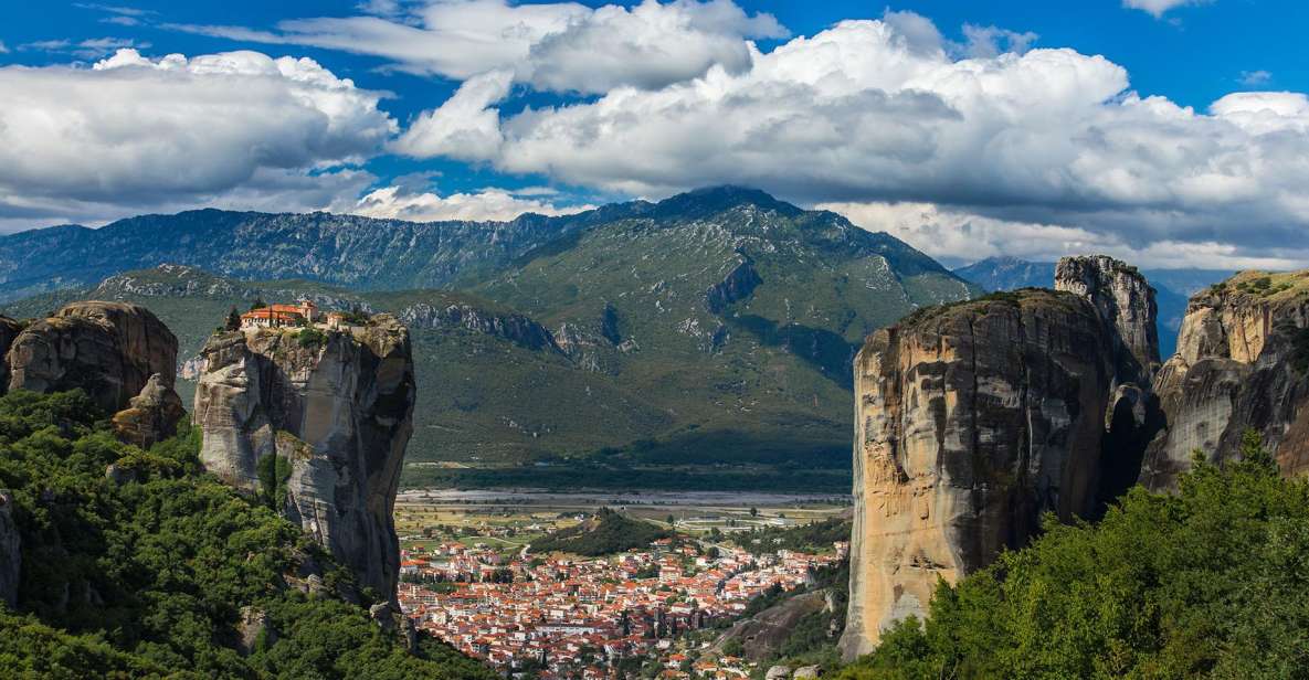 From Athens: Meteora Train Trip with Overnight Stay - From Athens to Kalambaka: how the train-based logistics really work