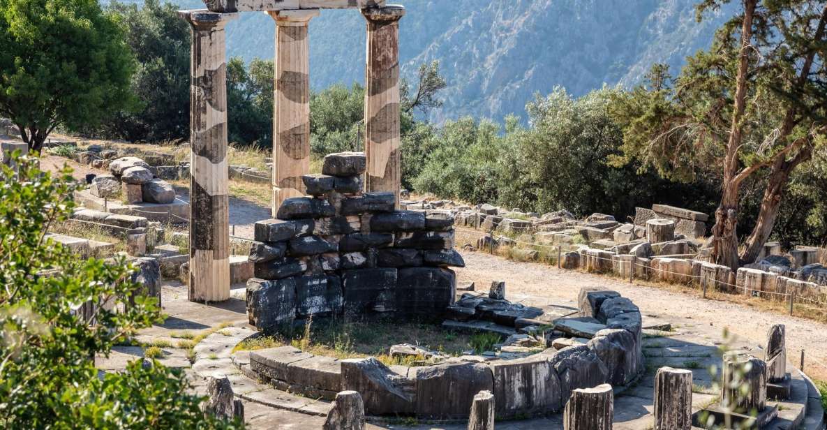 ''Full-Day Tour of Delphi-Monastery Hosios Loukas- Livadia'' - Arachova stop: mountain town energy for photos and shopping