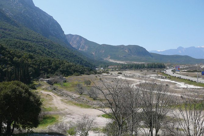 Full Day Tour to Meteora and Thermopylae Including Dinner - Thermopylae: a short stop with a strong focal point