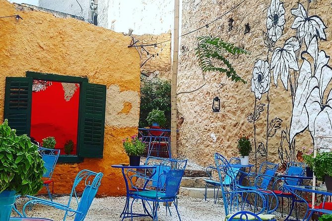 Get Lost in Athens with an Insider - Price and value: $90.36 for 2.5 hours that stitch Athens together