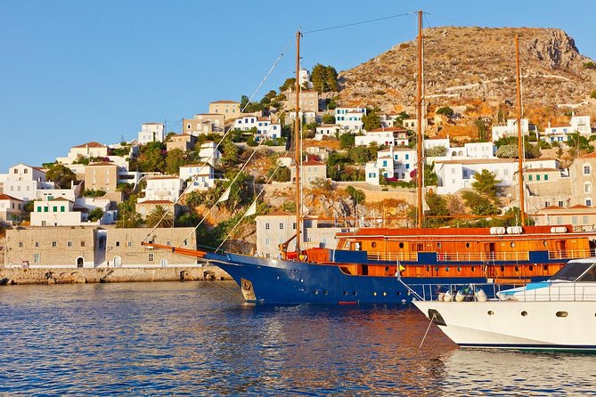 Hydra Private Day Trip by Ferry from Athens with Transfers - Arriving in Hydra Town: The Car-Free Payoff