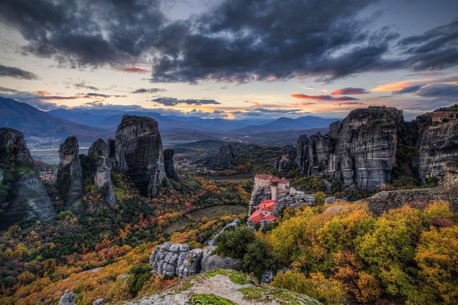 Mercedes Private Tour to Meteora, Delphi and Thermopylae - Meteora: cliffs, monasteries, and why six UNESCO sites matter