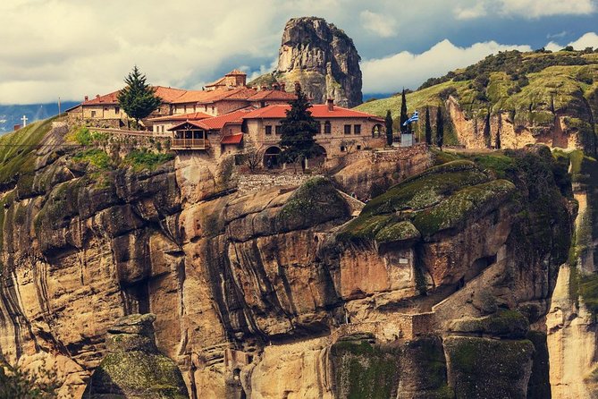 Mercedes Private Tour to Meteora, Delphi and Thermopylae - Varlaam Monastery and Roussanou Monastery: two different ways to feel the place