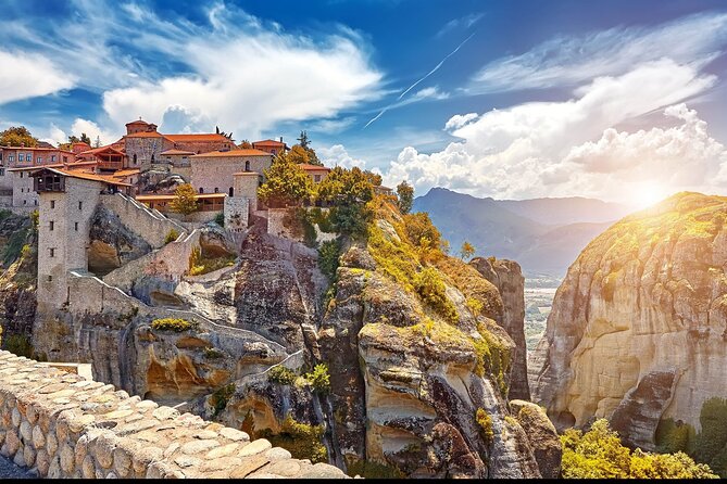 Meteora Full Day Private Tour from Athens including Lunch - Thermopylae battlefield and the Leonidas monument stop