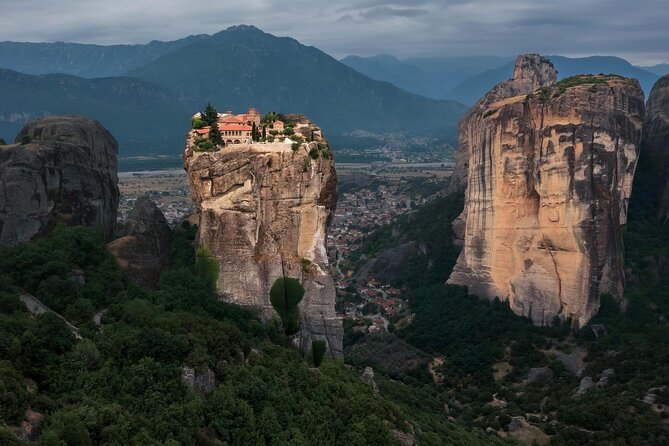 "Meteora Highlights: A Journey Among the Sky-High Monasteries" - Road Trip from Athens: Turning Travel Time into Part of the Day