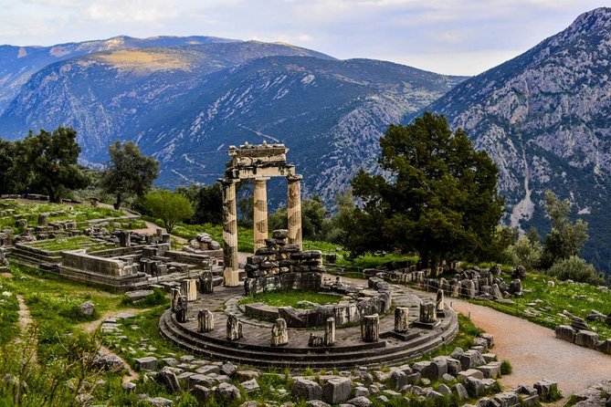 Mystical Delphi & Hosios Loukas Byzantine Wonder Luxury Day Tour - Why this tour works as a first Delphi day