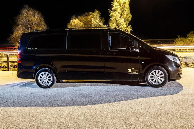 Nafplio-To Athens Airport-Private Minivan up to 7 pax - On-board comfort: WiFi, air-conditioning, and the little things