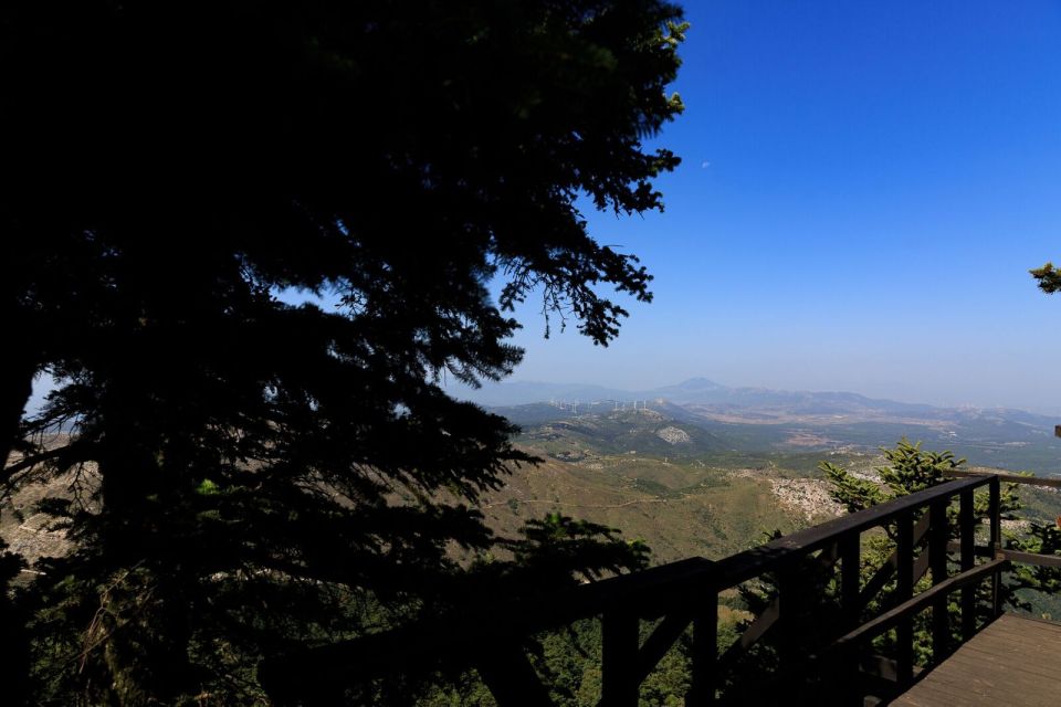 Parnitha (Parnis) / Skipiza & Mola loop - Hike near Athens - Returning parallel to the road and ending at Mpafi refuge
