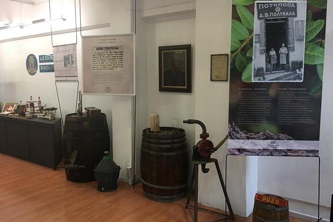 Polykala Distillery: 128 years of history & liqueur tasting. - The main drawback: timing glitches do happen