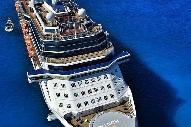 Port of Piraeus to Athens City Centre - The Mercedes ride: comfort, Wi‑Fi, and small luxuries that add up
