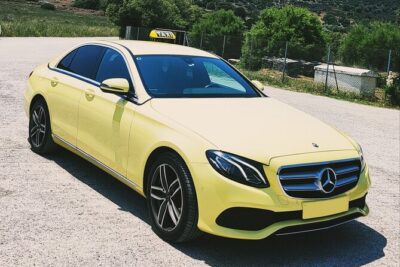 Private Athens Airport Transfers - Meeting Your Driver: Name Sign, Phone Calls, and Wait Time