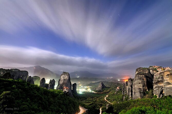 Private Full-Day Trip to Meteora by Train From Athens - Local Agency - Varlaam Monastery: strong views with a shorter interior window