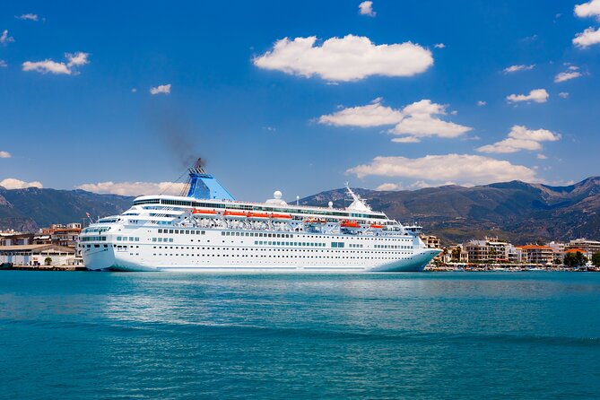 Private Limo Transfer From Athens/Suburbs To Pireaus Port - Price and Value: When $162.56 Per Group Actually Makes Sense
