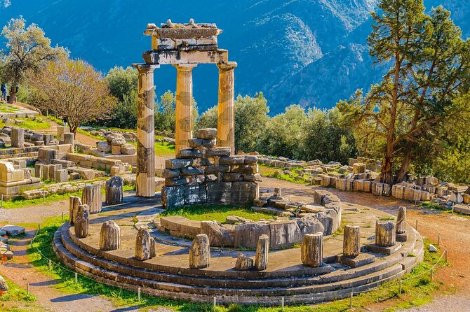 Private Luxury Tour: Delphi & Thermopylae – The 300’s Legacy - Lunch in Delphi and a short stop in Arachova