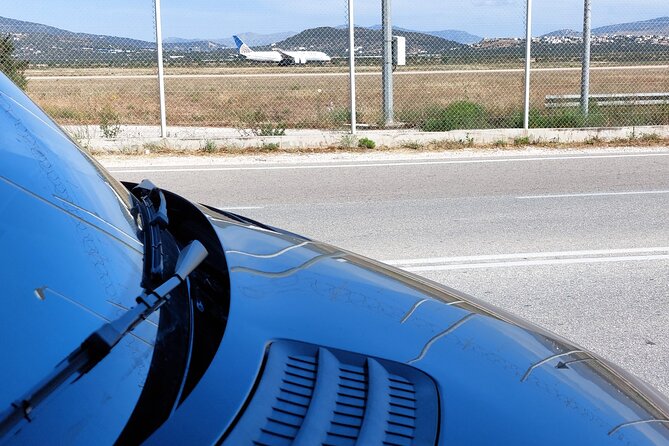 Private Luxury Transfer From/To Athens International Airport - Finding your driver at Athens Airport: the name-sign system works