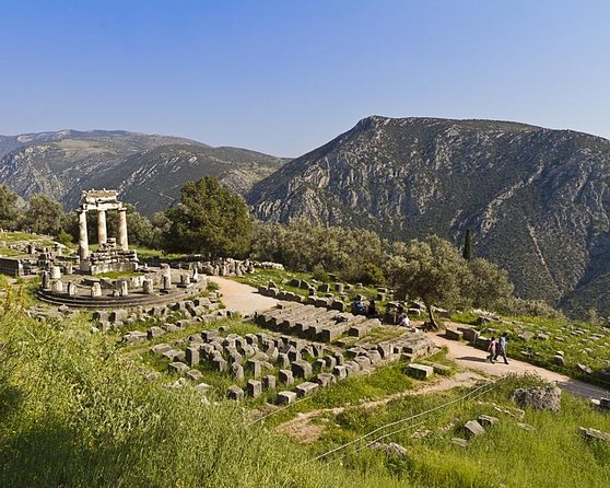 Private Tour: Delphi Day Trip from Athens Including wonderful local Lunch - Arachova lunch stop: a mountain village break with strong views