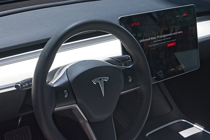 Private Transfer from Athens Airport to Athens City with Tesla - Price and Value for a Private Transfer (Up to 3 People)