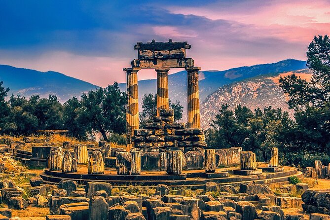 Spiritual Delphi & Thermopylae Battlefield Private Full Day Tour - Delphi Archaeological Museum: bring your time, not just your tickets
